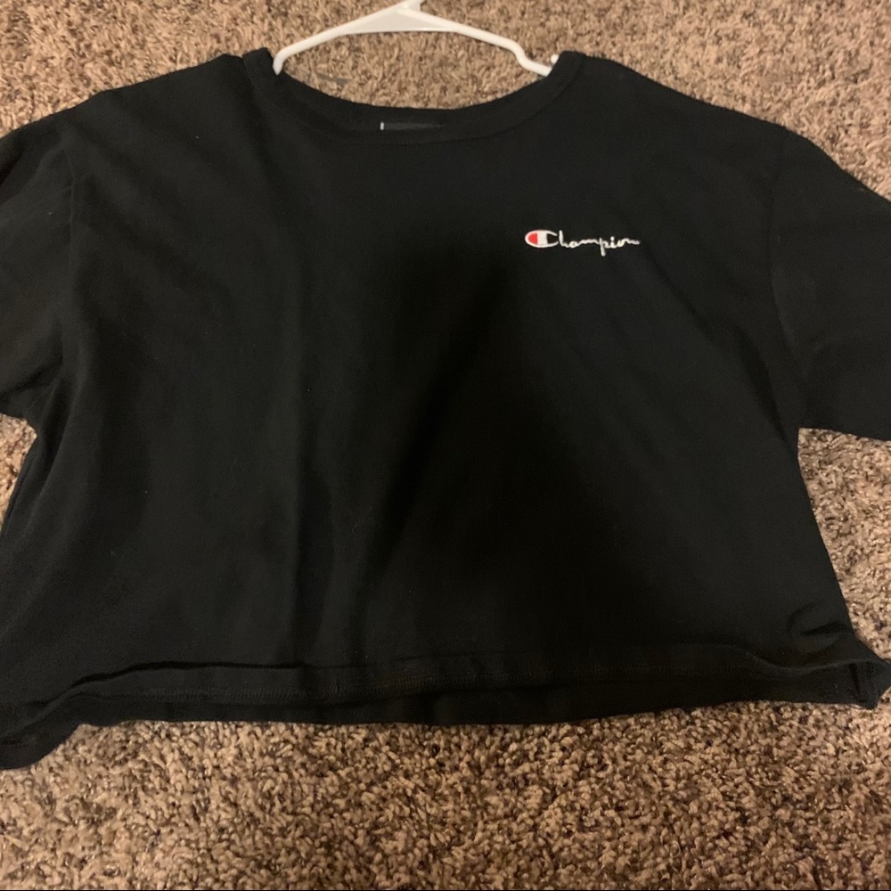 Cropped Champion tee